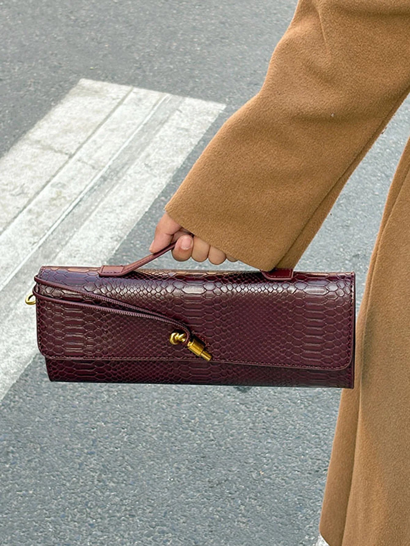 Saco borgonha cereja vermelho envelope vinho vermelho envelope de luxo nova bolsa moda europeia e americana crocodilo flip mão órgão b