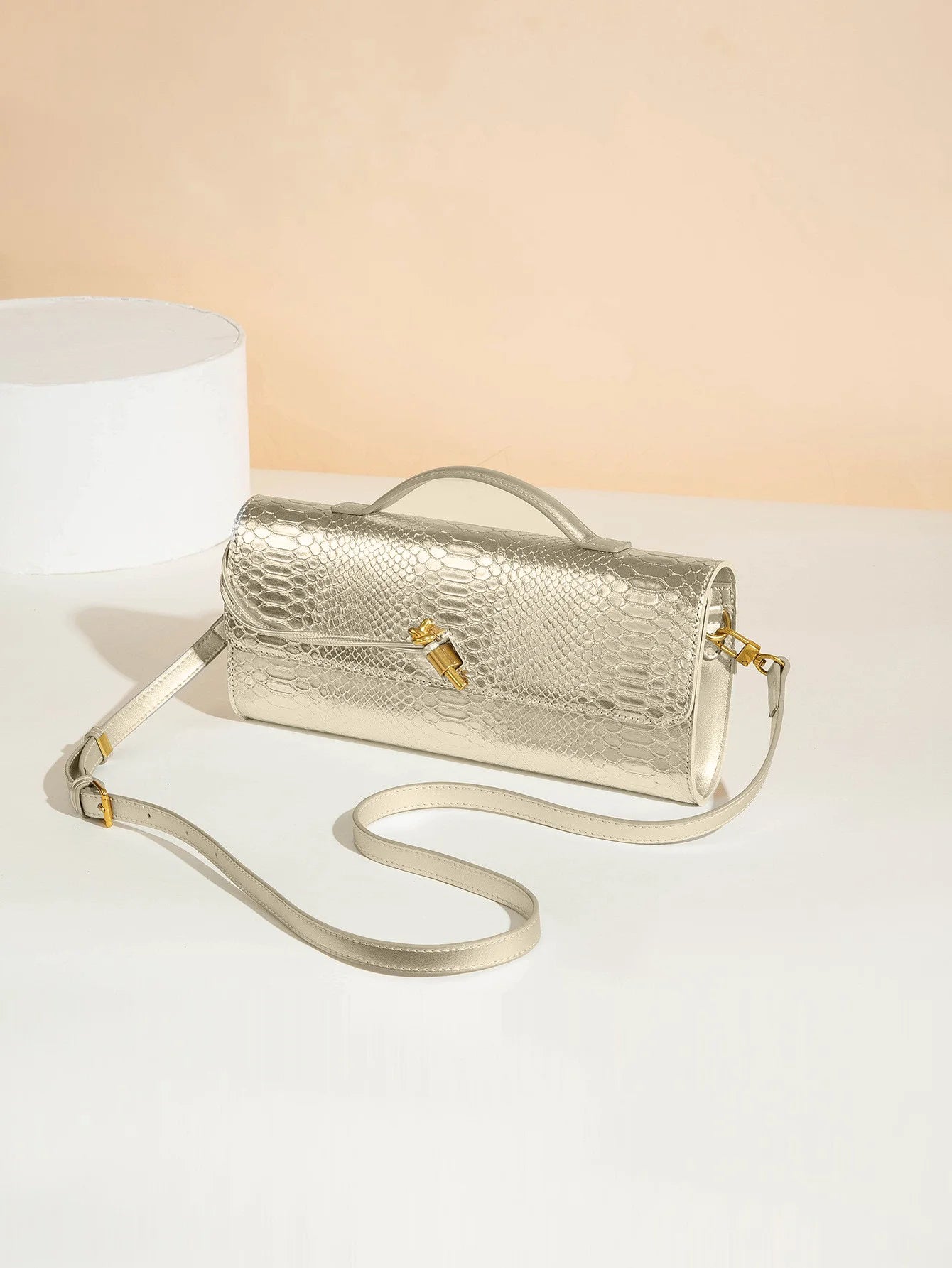 Saco borgonha cereja vermelho envelope vinho vermelho envelope de luxo nova bolsa moda europeia e americana crocodilo flip mão órgão b