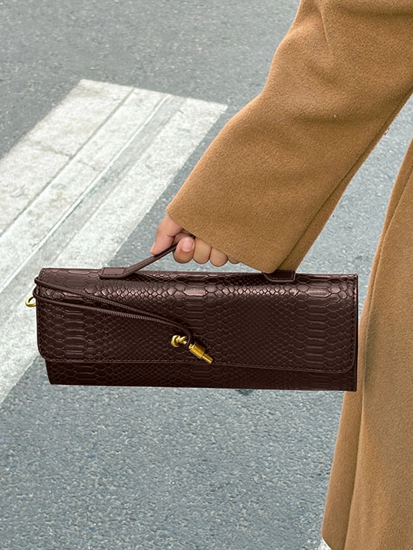Saco borgonha cereja vermelho envelope vinho vermelho envelope de luxo nova bolsa moda europeia e americana crocodilo flip mão órgão b