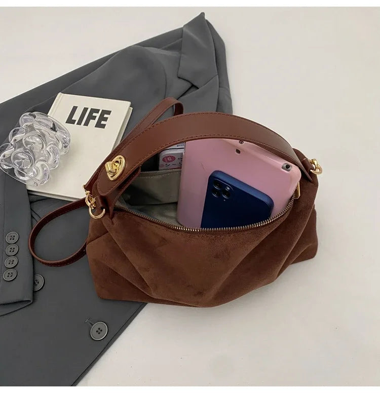 Bolsa retrô avançada para mulheres 2024 nova bolsa de ombro fosca texturizada com grande capacidade bolsa crossbody para deslocamento