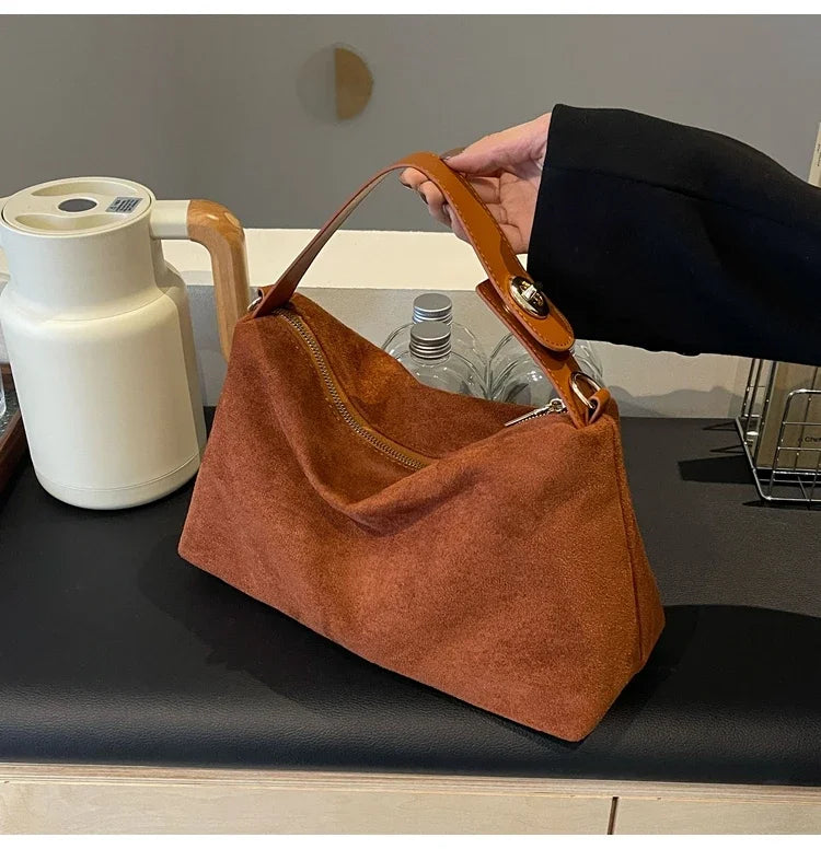 Bolsa retrô avançada para mulheres 2024 nova bolsa de ombro fosca texturizada com grande capacidade bolsa crossbody para deslocamento