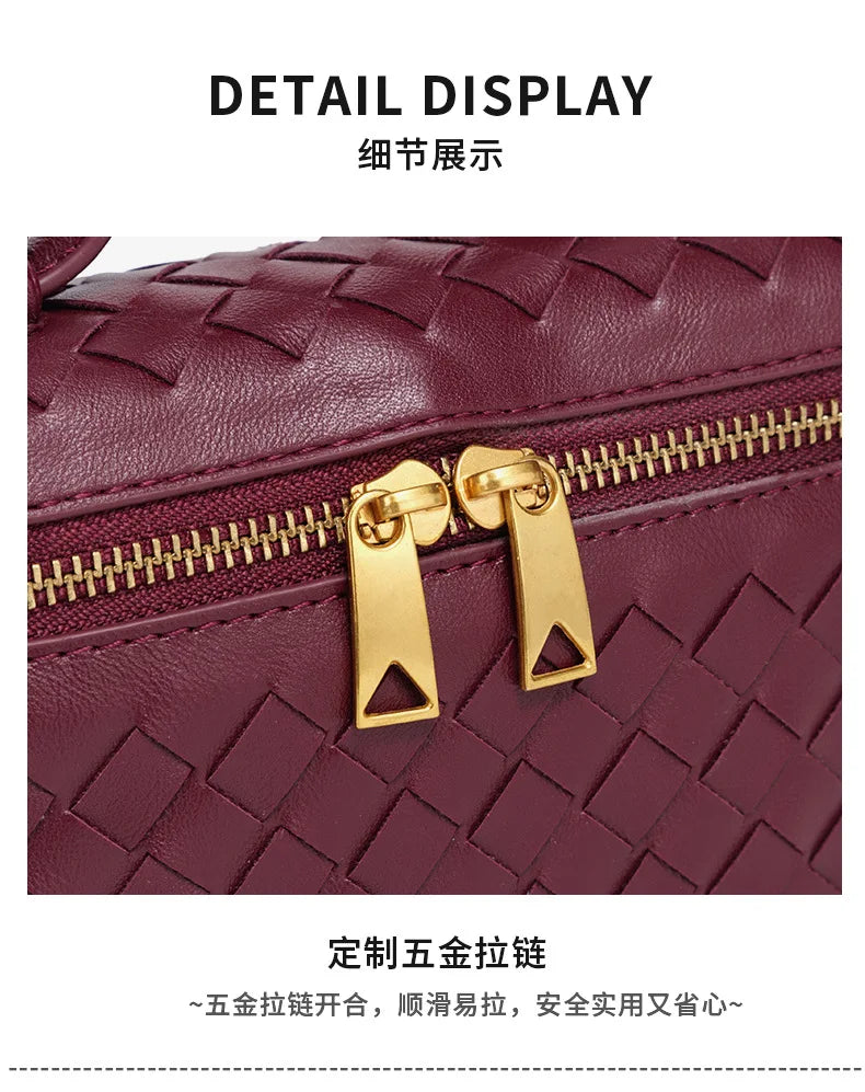 Bolsa feminina elegante e clássica inspirada na moda de Paris com pingente e logotipo vintage minimalista