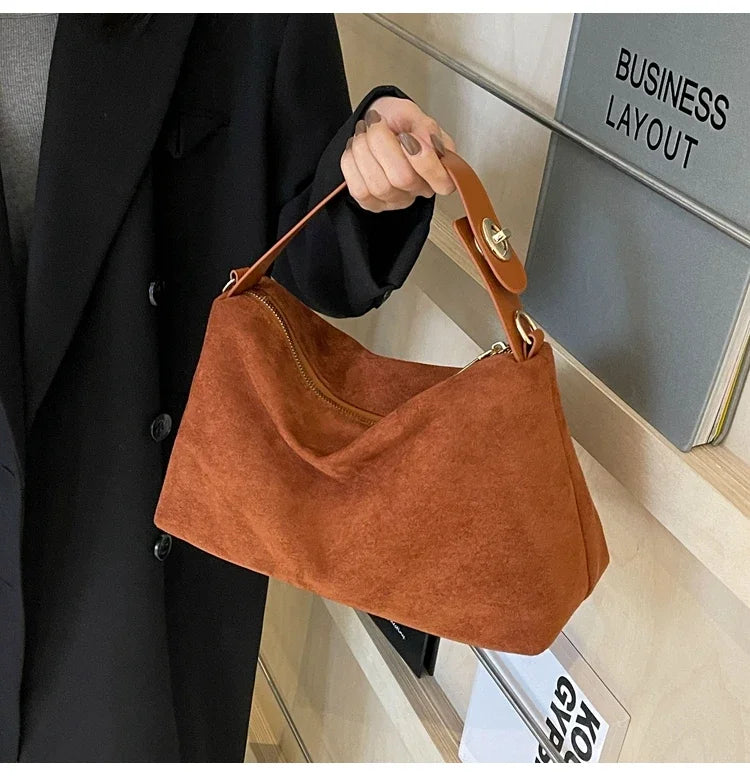 Bolsa retrô avançada para mulheres 2024 nova bolsa de ombro fosca texturizada com grande capacidade bolsa crossbody para deslocamento