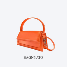 Bolsa Satchel em Couro Feminina Yelena