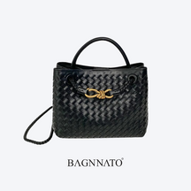 Bolsa Satchel em Couro Feminina com Fivela de Metal