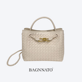 Bolsa Satchel em Couro Feminina com Fivela de Metal