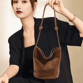 Bolsa em Couro Camurça Genuíno Feminina Lunna