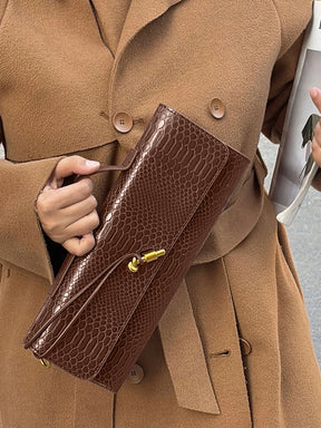 Saco borgonha cereja vermelho envelope vinho vermelho envelope de luxo nova bolsa moda europeia e americana crocodilo flip mão órgão b
