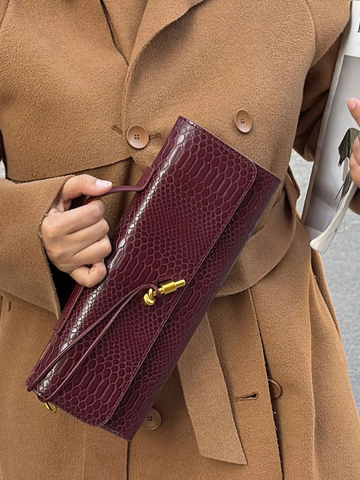Saco borgonha cereja vermelho envelope vinho vermelho envelope de luxo nova bolsa moda europeia e americana crocodilo flip mão órgão b
