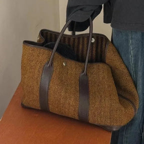 Novo nicho pequeno alto nível de aparência moda feminina temperamento lã ombro único carregando grande saco tudo-em-um mochila